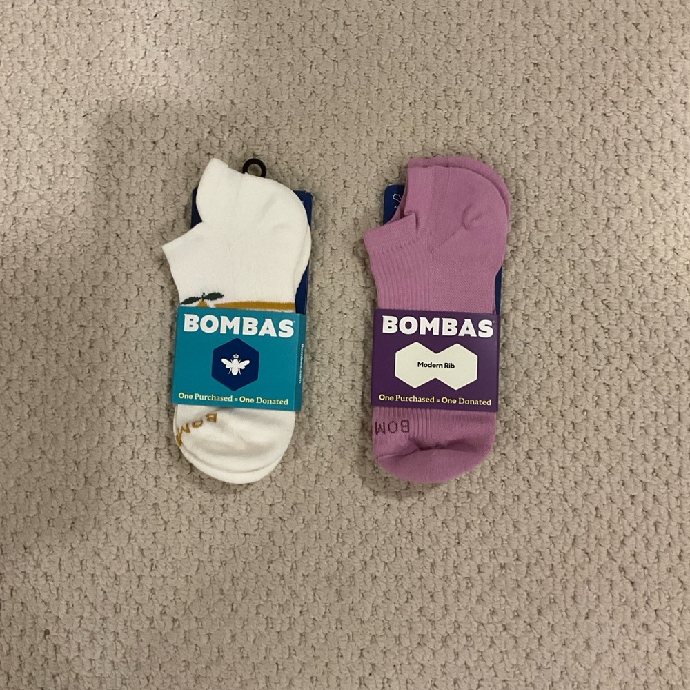 NWT Bombas Sock Bundle – 2 Pairs (White + Purple Modern Rib)